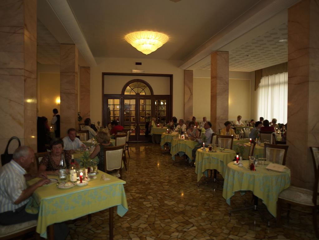 Hotel Excelsior Terme Abano Terme Bagian luar foto